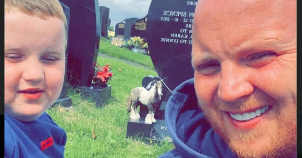 Man who lost dad to suicide to take on 13-hour walk to his Rutherglen graveside