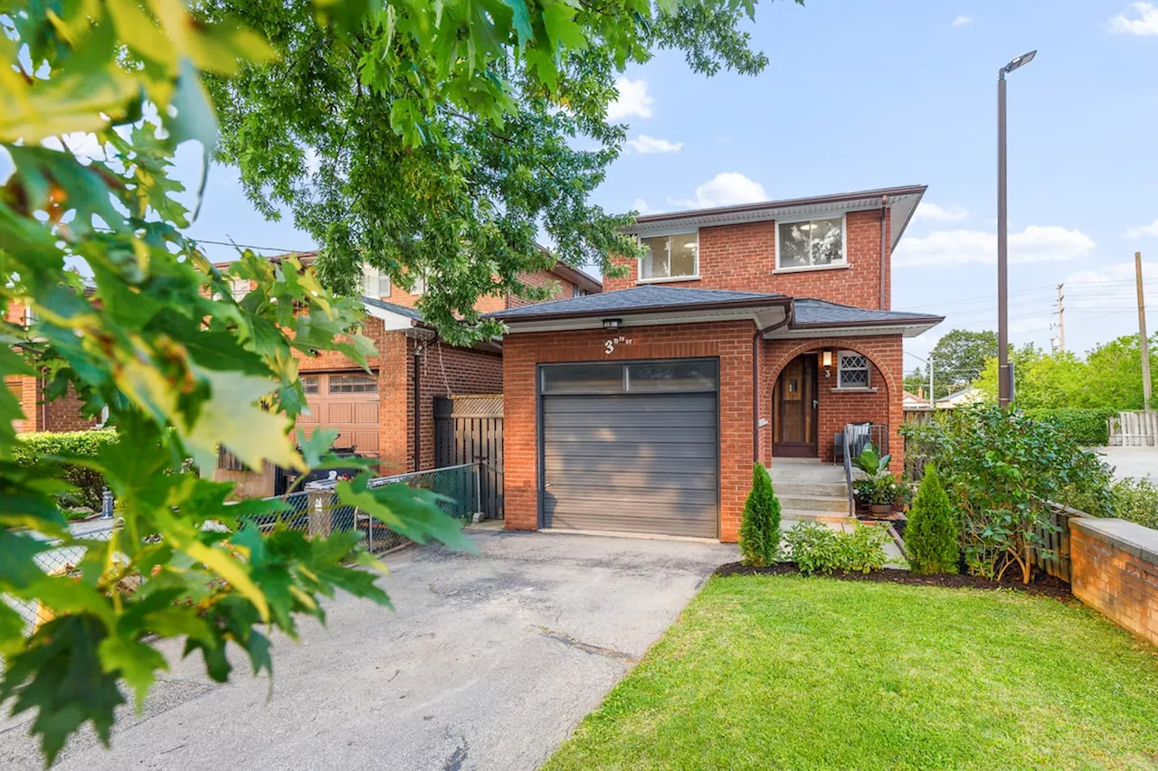 Etobicoke house counters busy location with sub-$1-million price tag