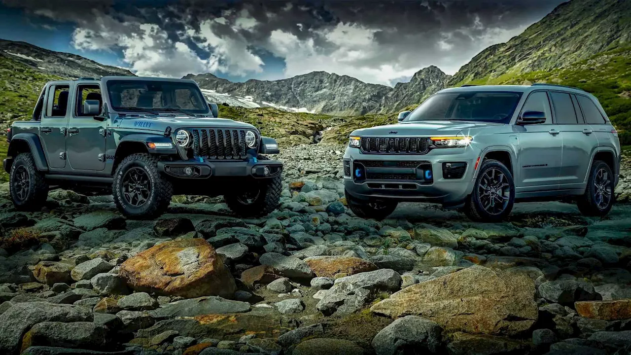 Jeep Recalls 194,000 Plug-In Hybrid SUVs Over Battery Fire Risk