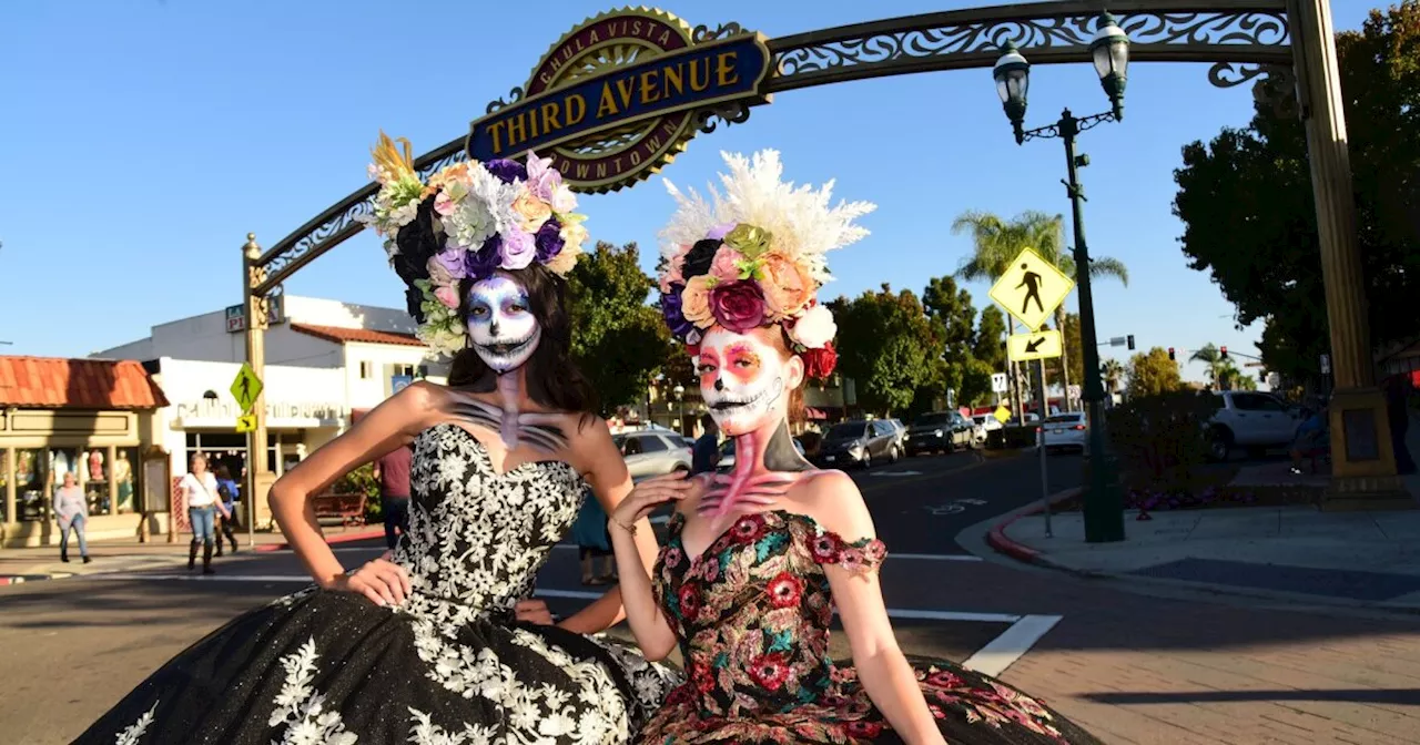 Altars, 'mole' and chalk cemeteries: Where to celebrate Día de Muertos