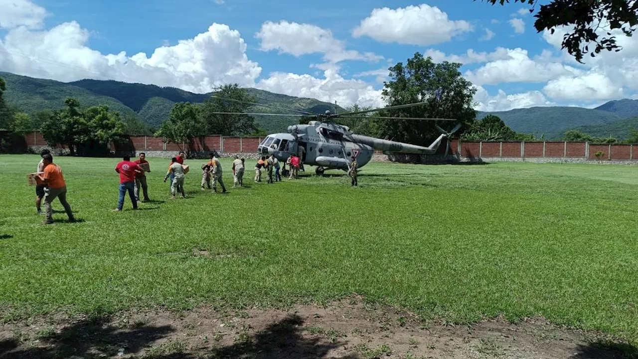 Llega ayuda humanitaria transportada por Sedena a Acapulco y Costa Chica de Guerrero