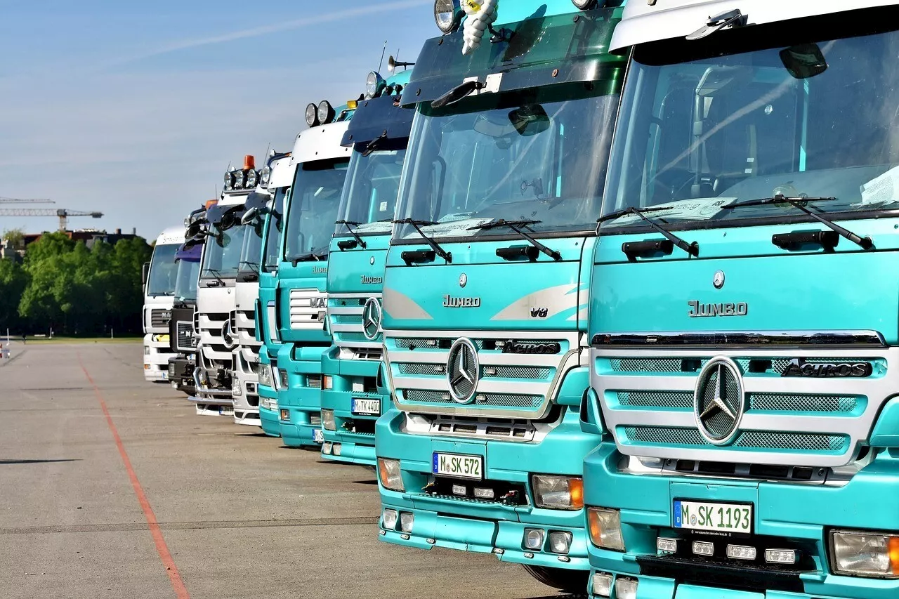 Pourquoi une cinquantaine de camions vont débarquer dans cette gare du Morbihan ?