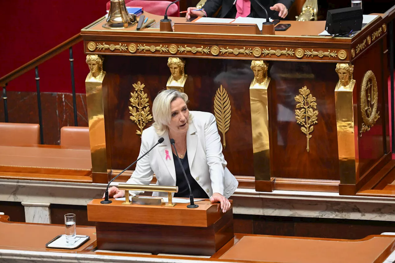 « Respect » et « lignes rouges » : les premiers échanges entre Barnier et Le Pen à l’Assemblée