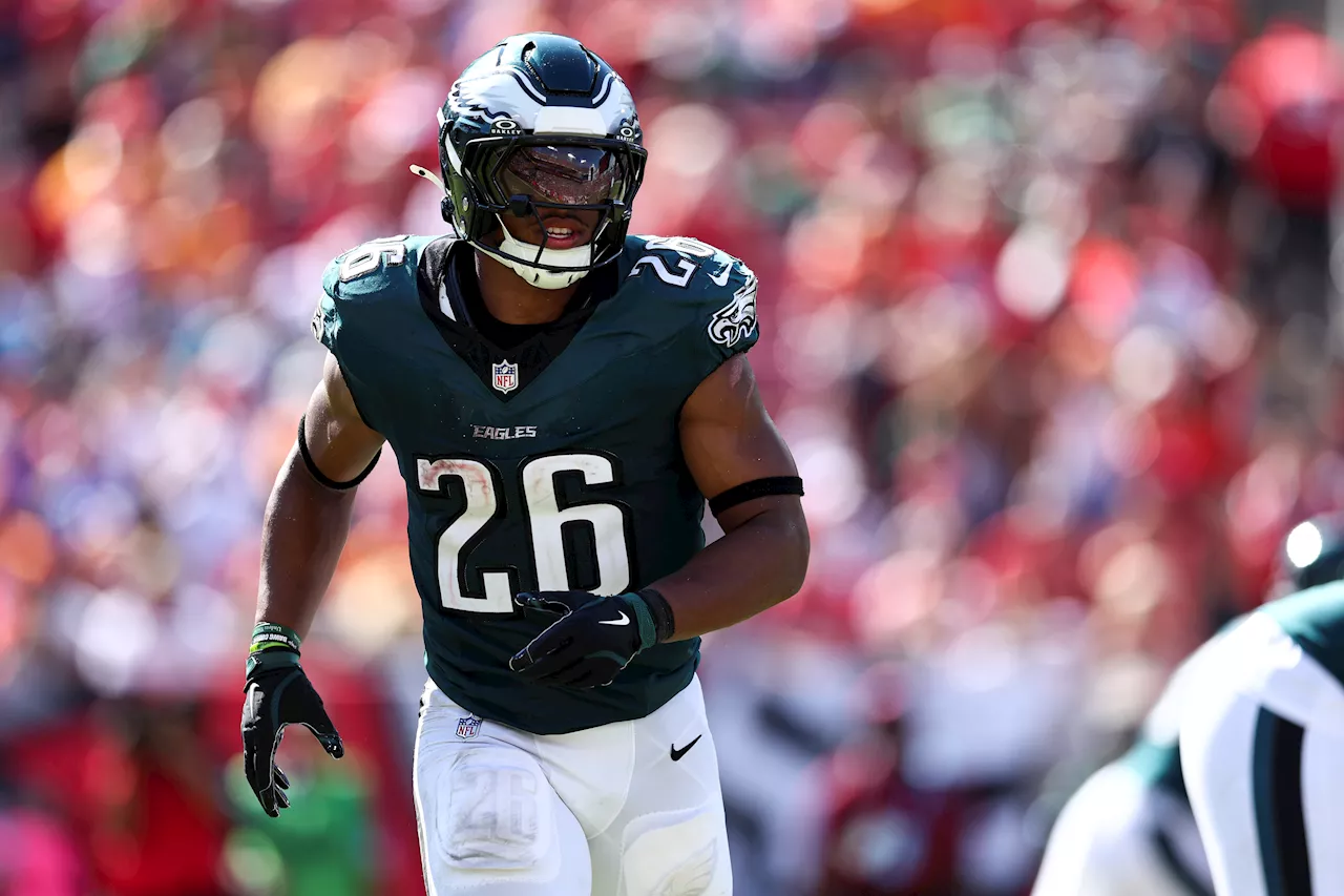 Should Saquon Barkley have had more than 10 carries in Eagles' blowout loss to Buccaneers?