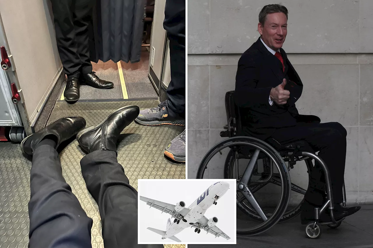 Airline forces disabled war correspondent to crawl to bathroom on plane because it bans wheelchairs