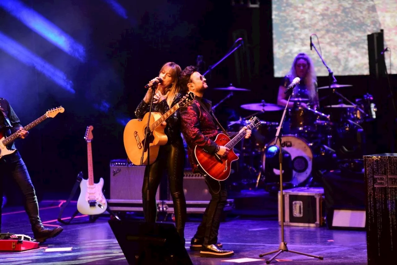 Aleks Syntek emociona a Irapuato al festejar el octavo aniversario del Teatro de la Ciudad