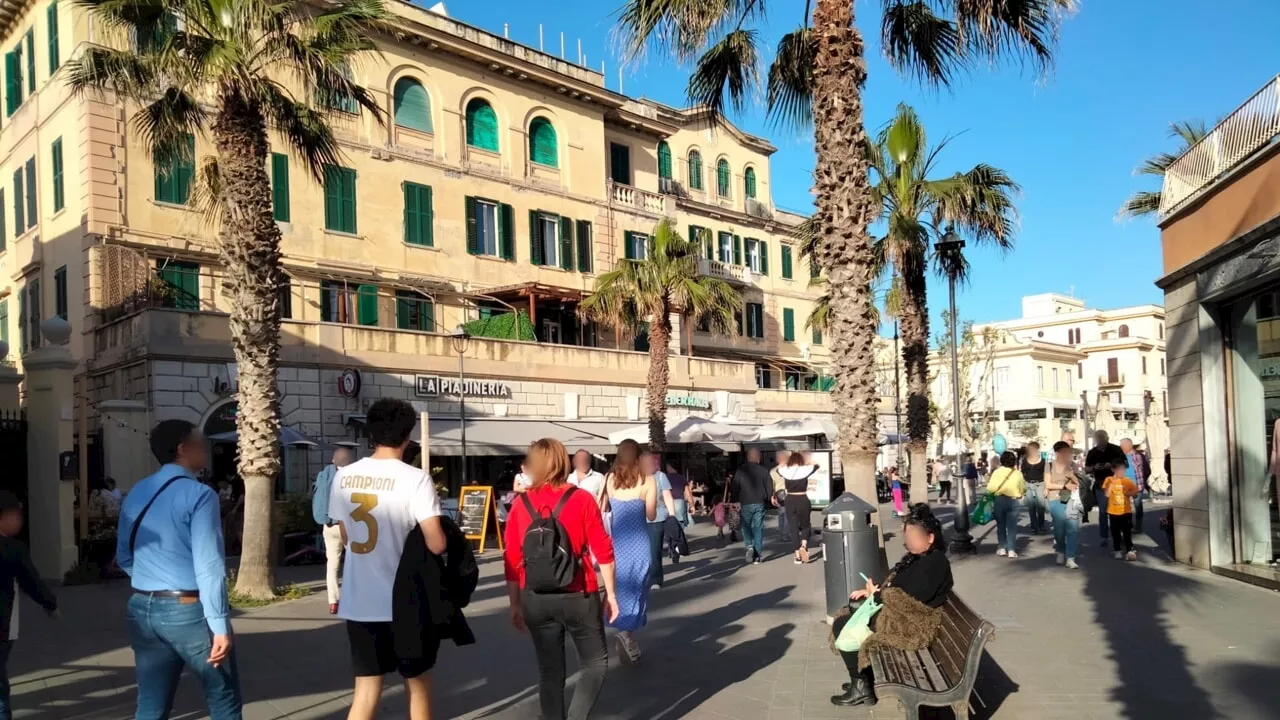 Piazza Anco Marzio, il municipio vuole proteggere il salotto di Ostia: “Serve un presidio fisso”