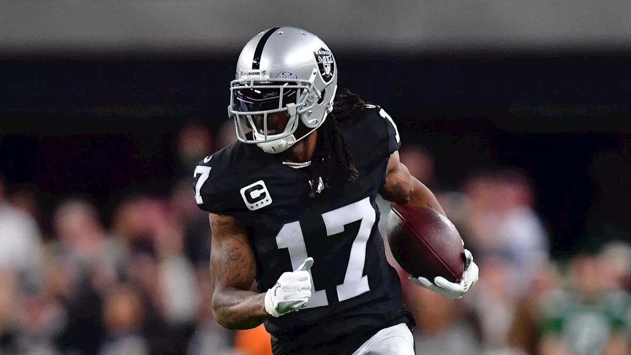 Cordarrelle Patterson Recruits Davante Adams to Steelers Amid Trade Reports