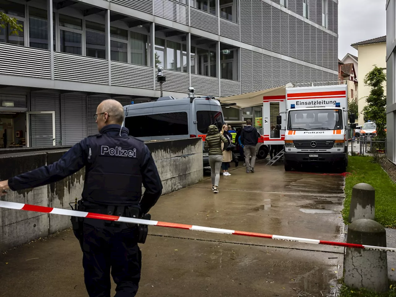 23-Jähriger verletzt drei Kinder mit Stichwaffe teilweise schwer