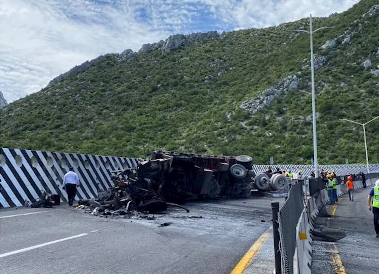 Vinculan a chofer de tráiler que mató a seis trabajadores en la autopista Saltillo-Monterrey