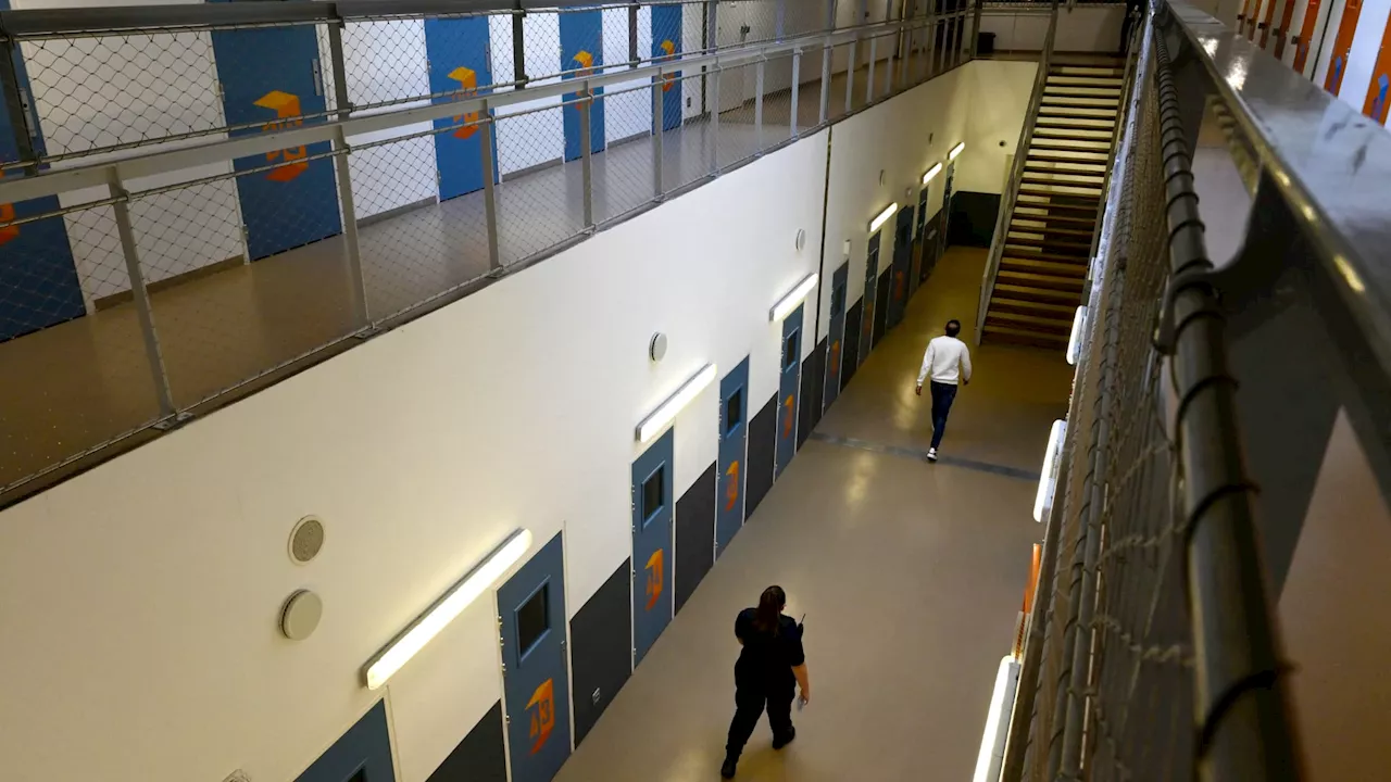 INFO BFMTV. Marseille: un détenu de 22 ans égorgé par son co-détenu à la prison des Baumettes