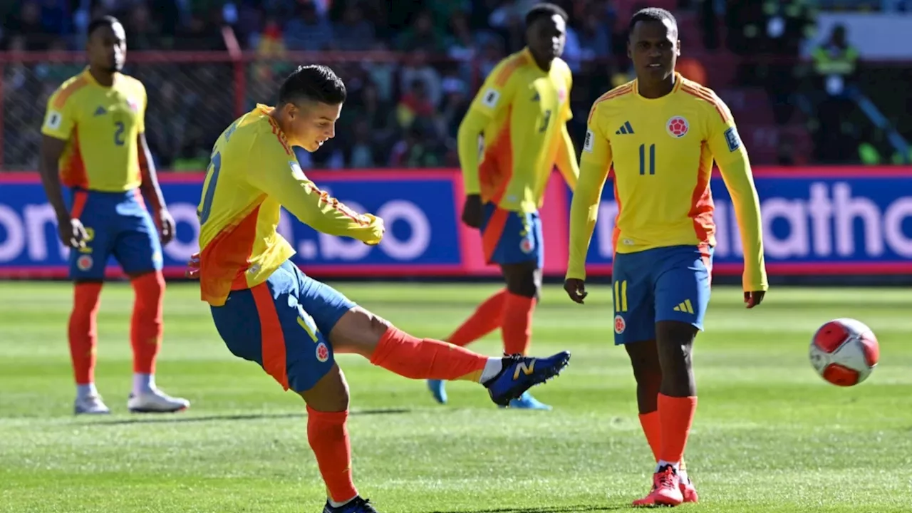 El pase de Santiago Arias que por poco termina en gol de Córdoba para Colombia