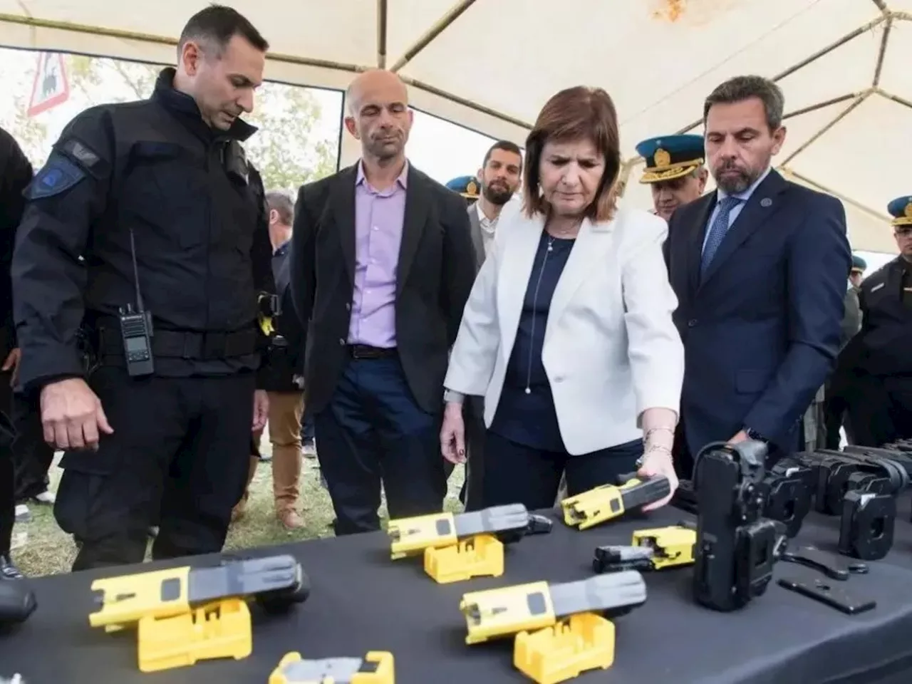 Ahora la Policía Federal usará pistolas taser para custodiar las estaciones de trenes y terminales de ómnibus