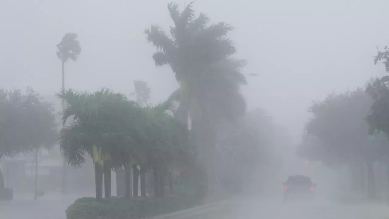 Hurricane Milton Batters Florida Gulf Coast With Tornadoes, Flooding ...