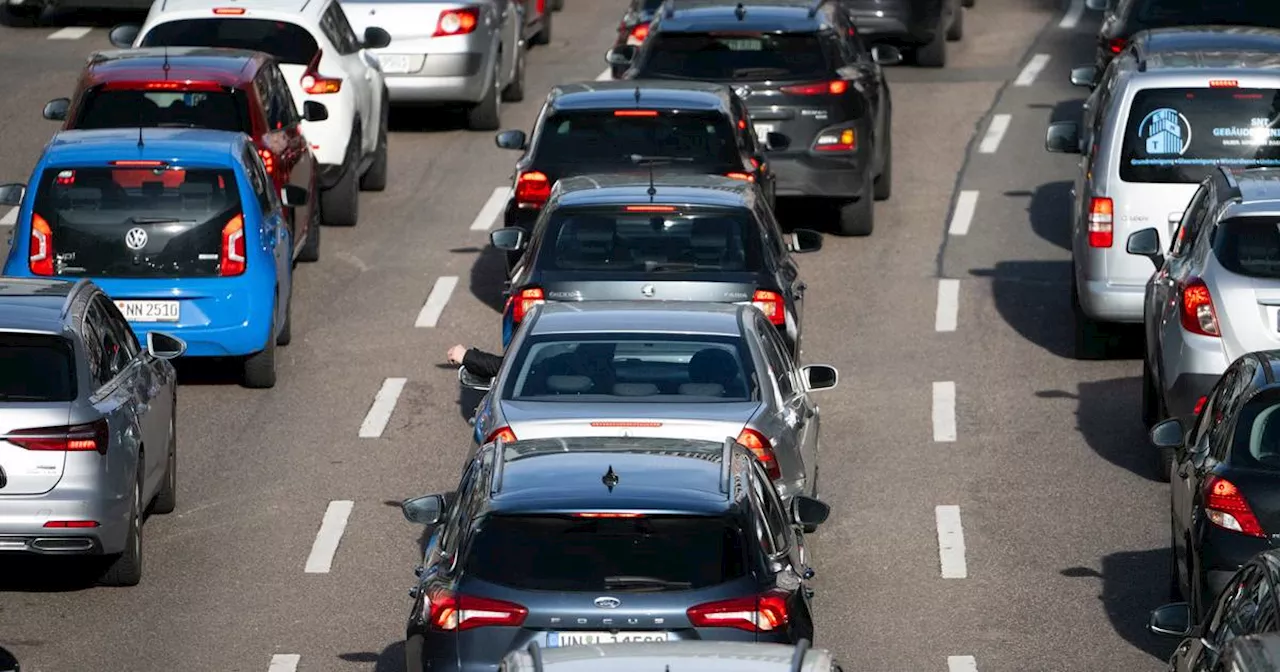 Verkehr in NRW: A3 bei Duisburg gesperrt - kilometerlange Staus