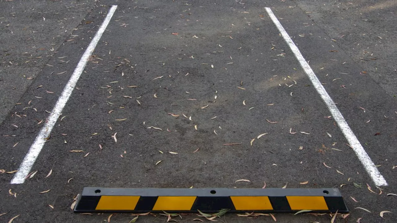 Driver hid in his car while three armed teens raided his belongings in Melbourne carpark