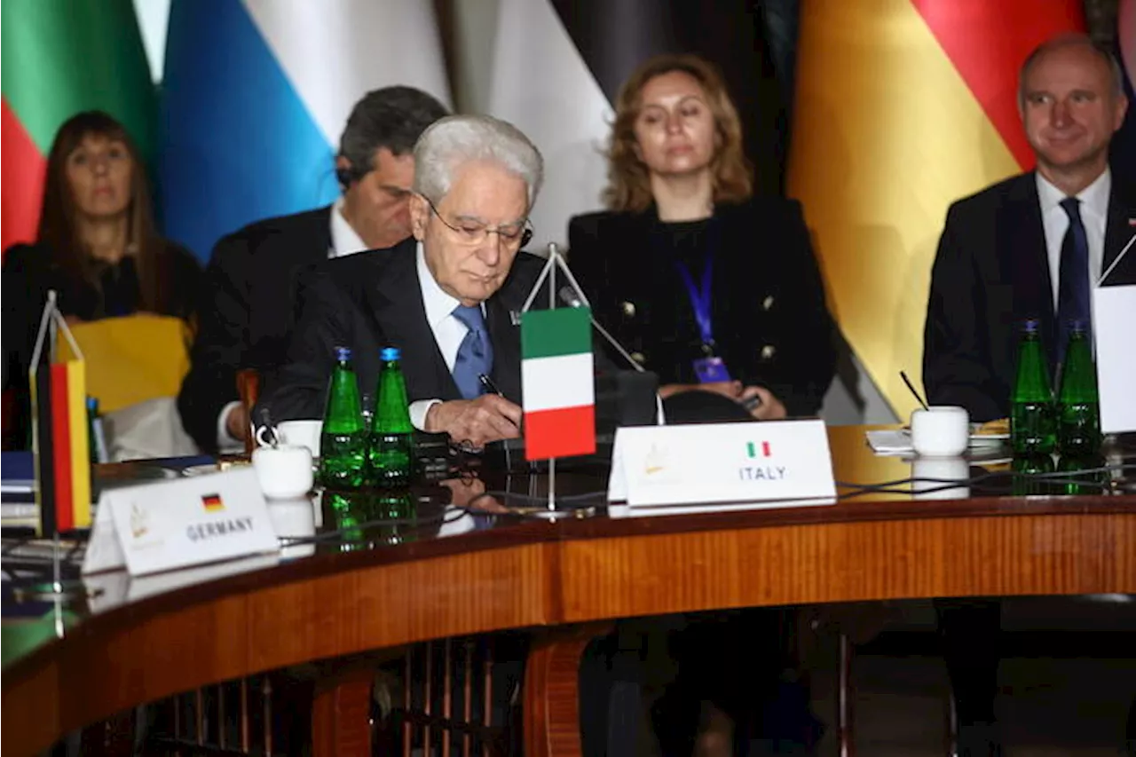 Mattarella, capacità militari Ue unico deterrente per Mosca