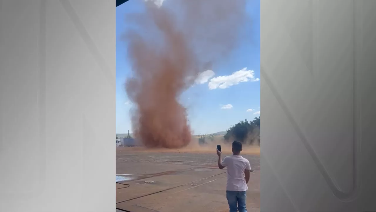 Vídeo: Cidade no Maranhão é atingida por redemoinho de poeira