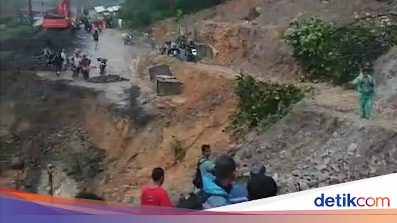 Diterjang Longsor, Jalan Lintas Batu Jomba Tapsel Putus Total