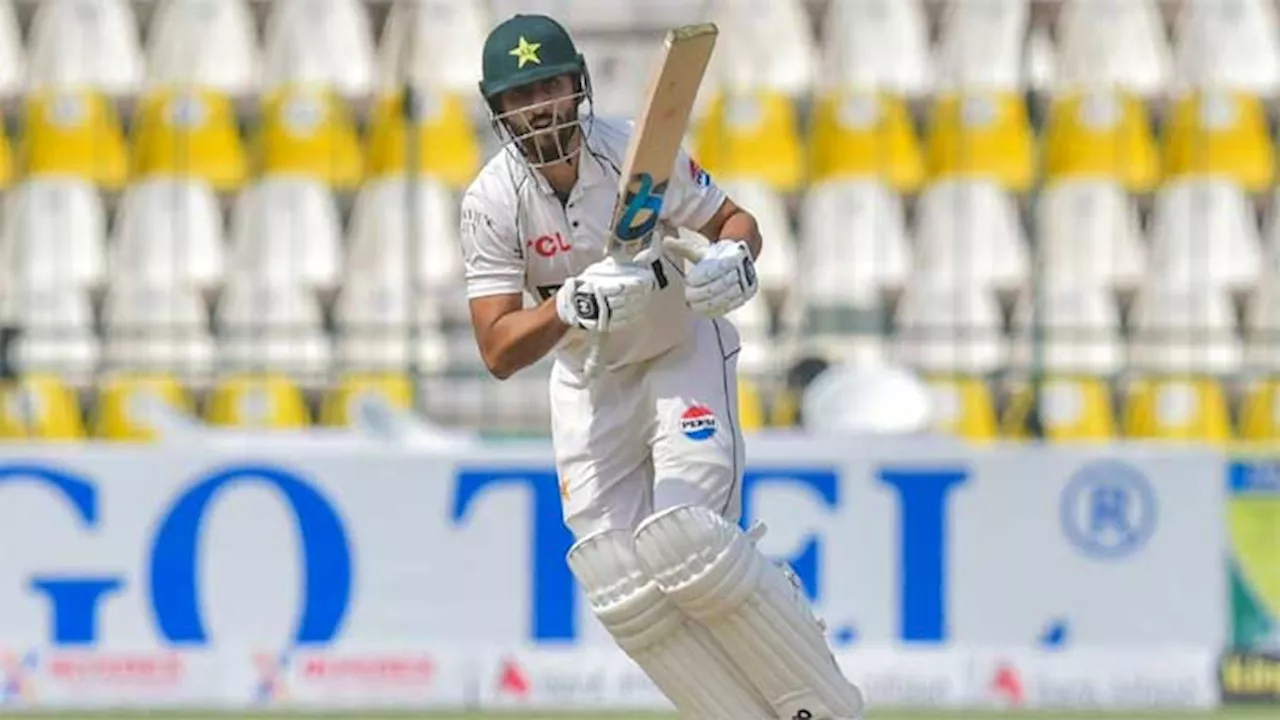 England inch closer to victory as Pakistan lose 7th wicket