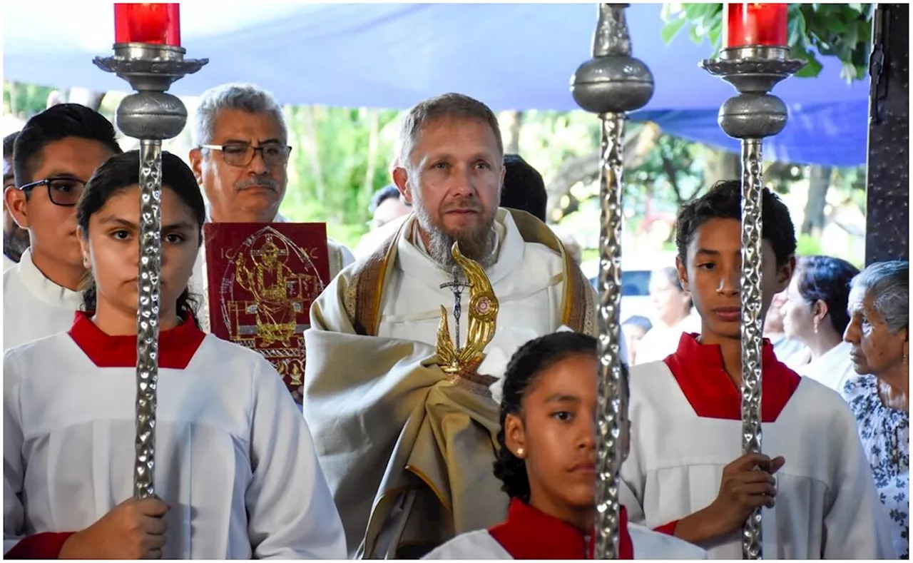 Reciben reliquia de San Juan Pablo II en Morelos; confían que ayudará a reducir la violencia