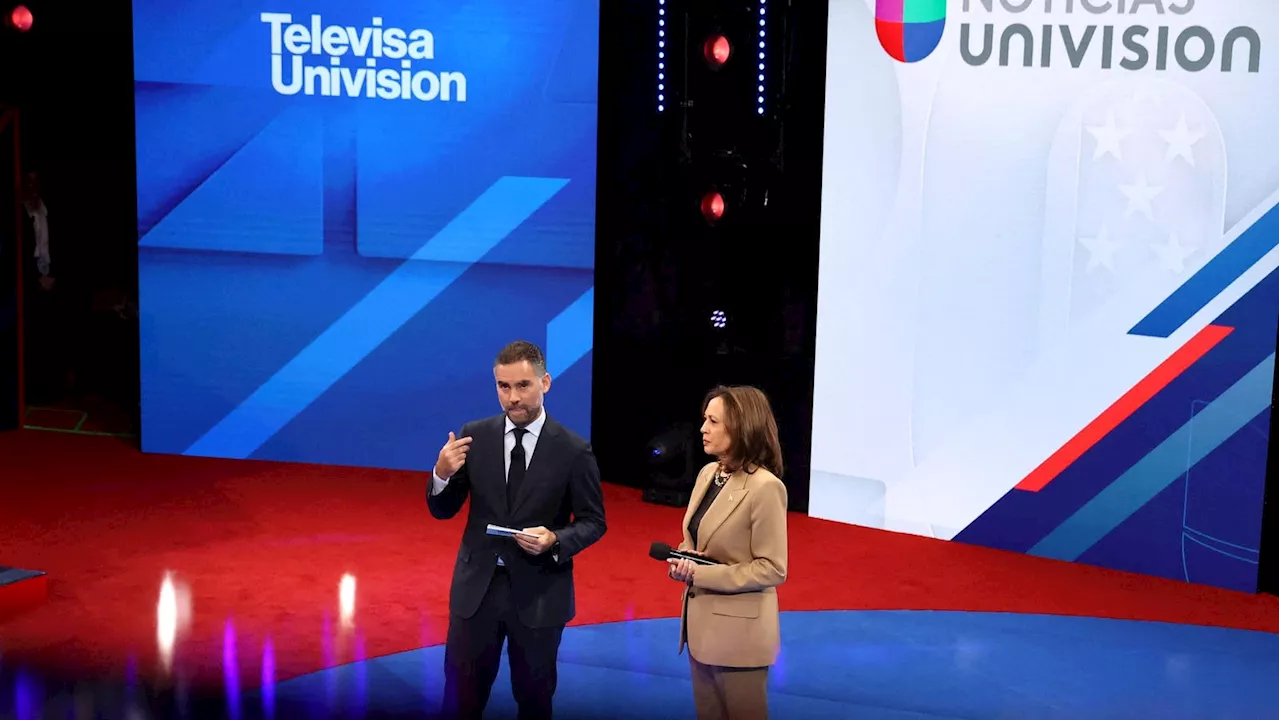 Right-Wing Influencers Falsely Accuse Kamala Harris Of Using A Teleprompter At Town Hall