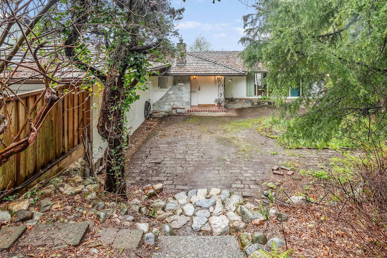 Executor sale of a curio-filled 1947 bungalow