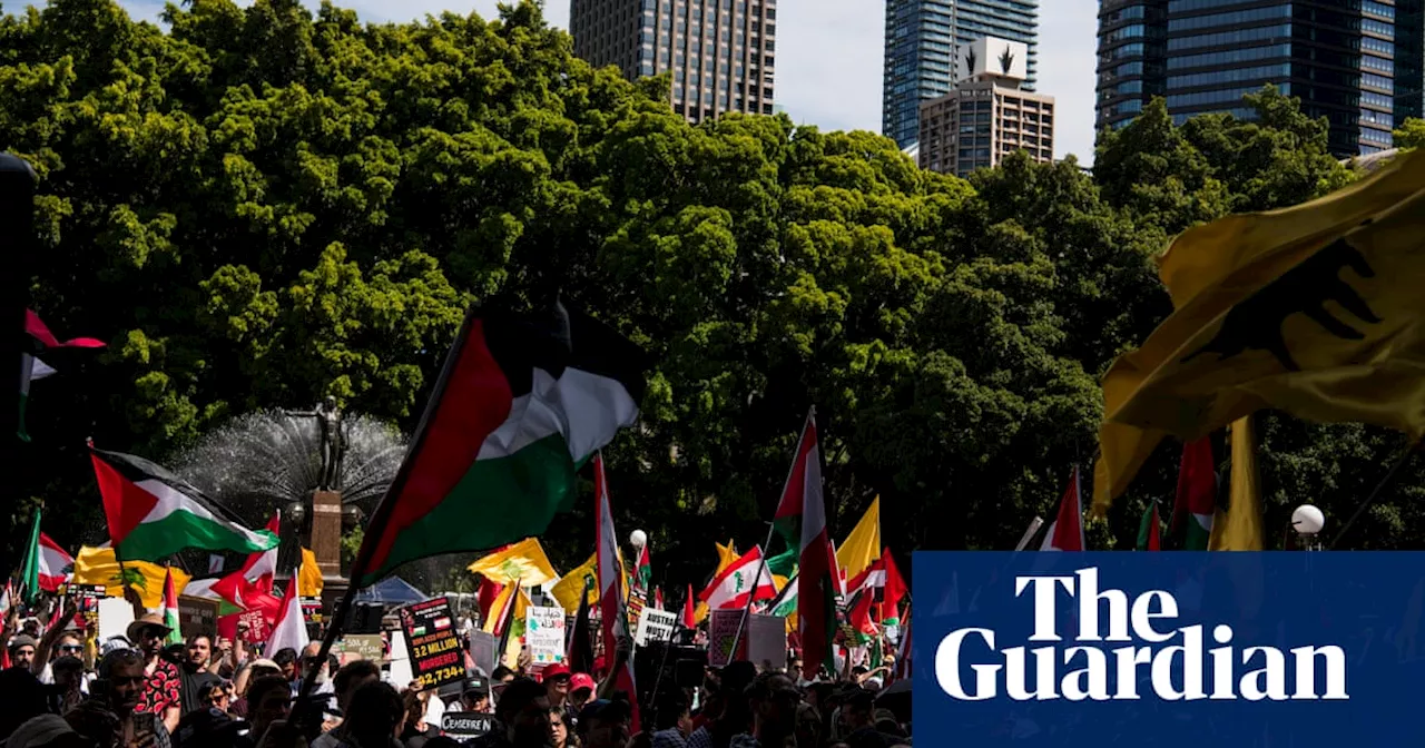 Sydney restaurateur Alan Yazbek ‘unreservedly’ apologises after being charged over alleged display of Nazi symbol