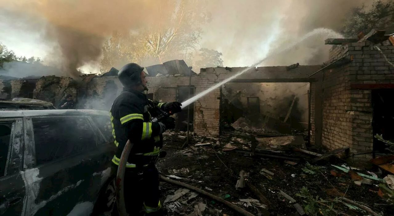 Ucraina, nuovo attacco missilistico russo su Odessa: quattro morti. «Distrutto un edificio, persone intrappola