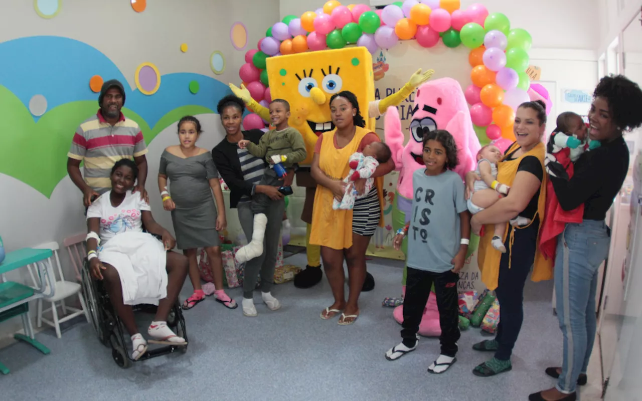 Festa do Dia das Crianças leva alegria à pediatria do Hospital Geral de Nova Iguaçu