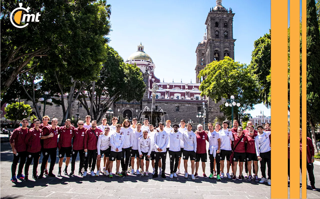 Valencia ya se encuentra en Puebla; vienen 15 del primer equipo