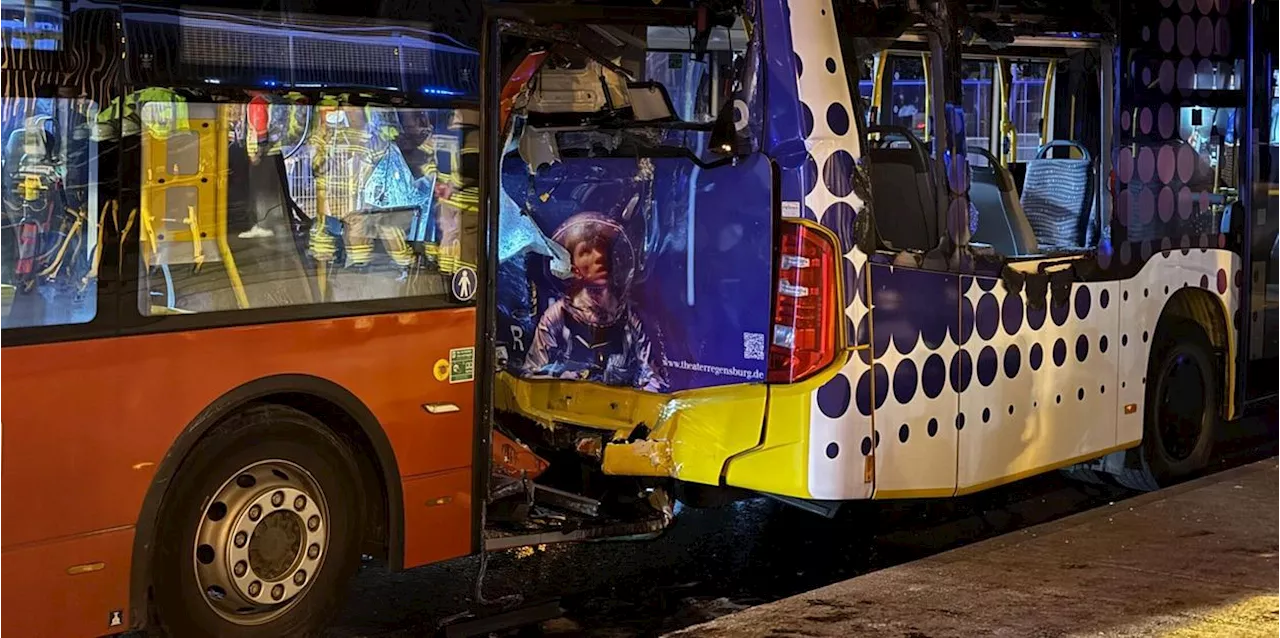 Nach Busunfall in Regensburg Ermittlungen gegen Fahrer