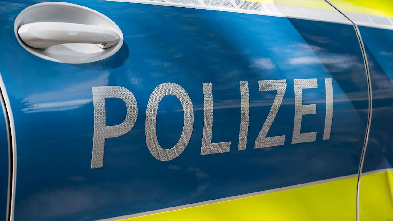 Bayern: Frau soll Blumenkübel auf Kinder in Garten geworfen haben