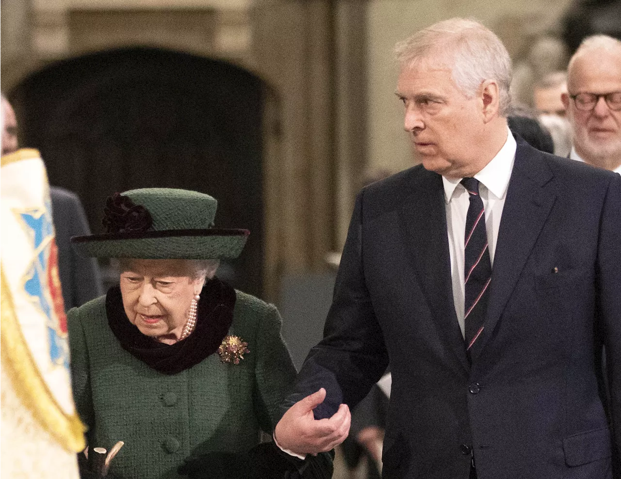 Prince Andrew : comment est-il devenu le 'talon d'Achille' d'Elizabeth II ?