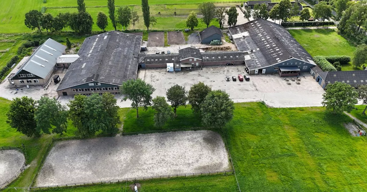 Plan voor Oekraïners in afgekeurde manege Veeningen, ook ruiters krijgen weer onderdak