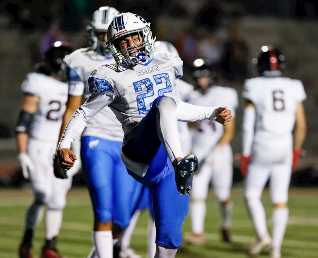 Son of former Chargers star Eric Weddle forges identity as two-way standout at Rancho Bernardo