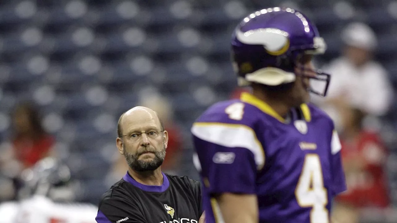 Ex-Packer: Brett Favre was in a deer stand when he got Vikings to fire Childress