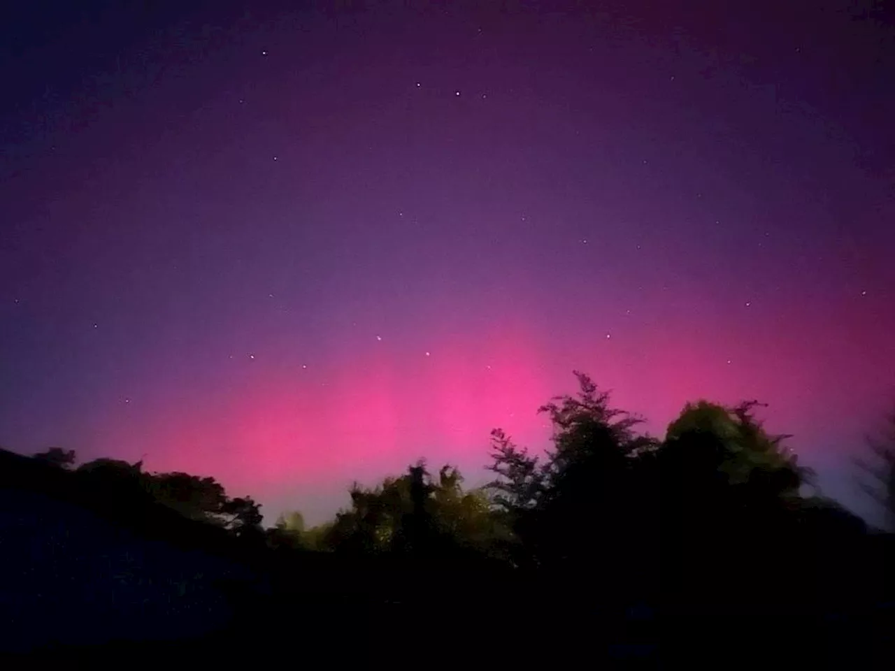 VIDEO. Des aurores boréales ont illuminé le ciel du Sud-Ouest cette nuit