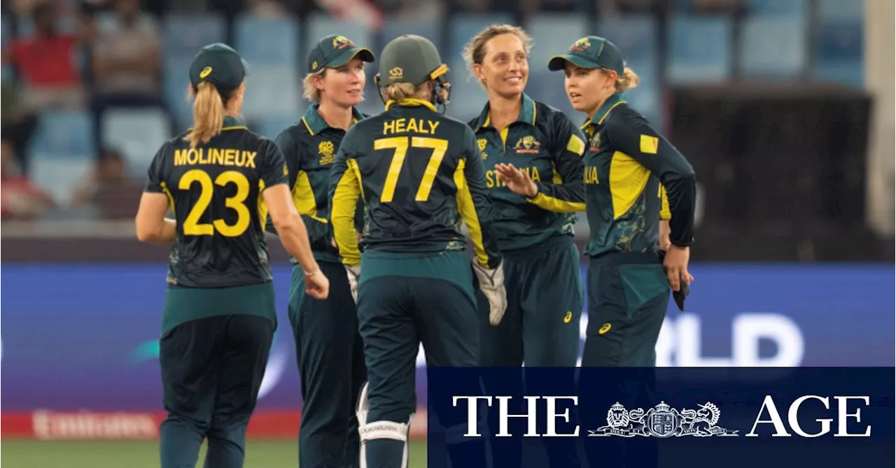 Gardner stars as Australia thrash Pakistan to cruise towards semi-finals