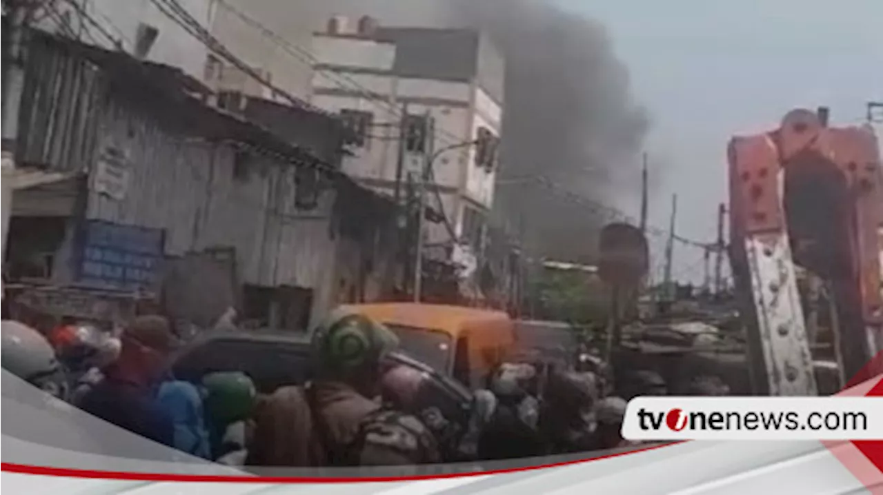 Kebakaran Rumah Padat Penduduk di Tambora, 110 Personel Pemadam Dikerahkan