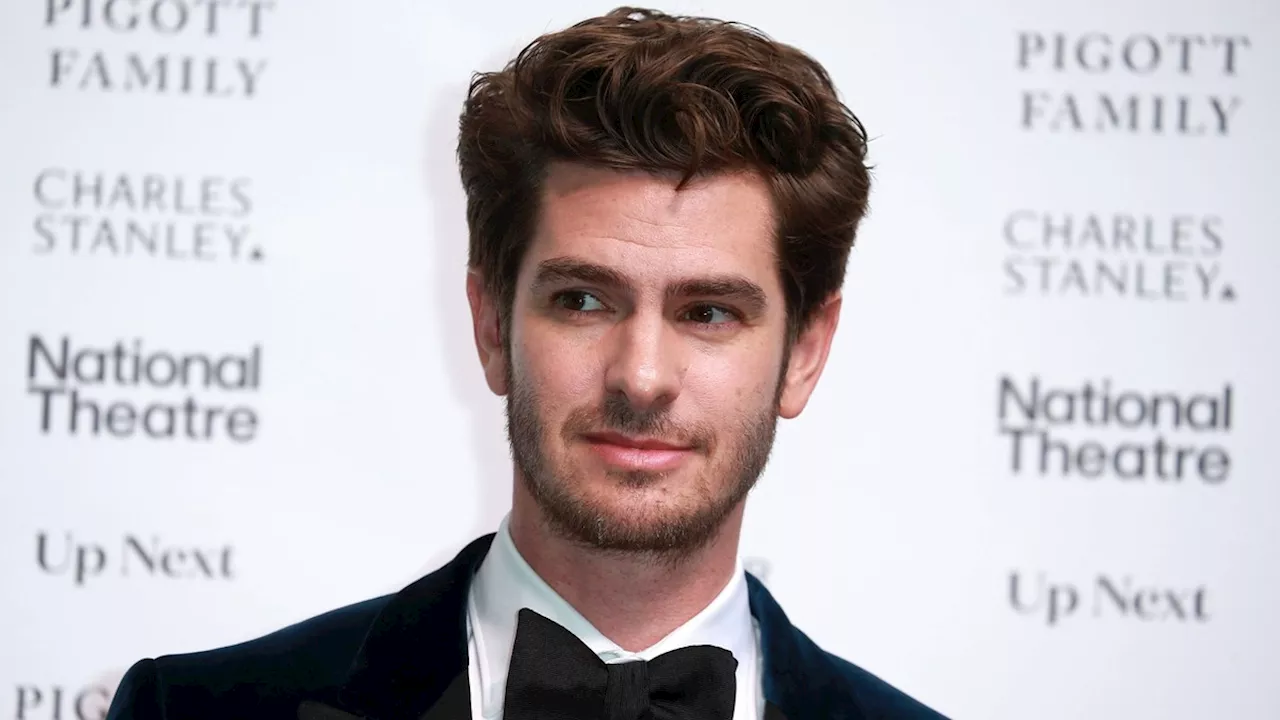 Andrew Garfield bricht in Tränen aus und spricht über Kinderwunsch