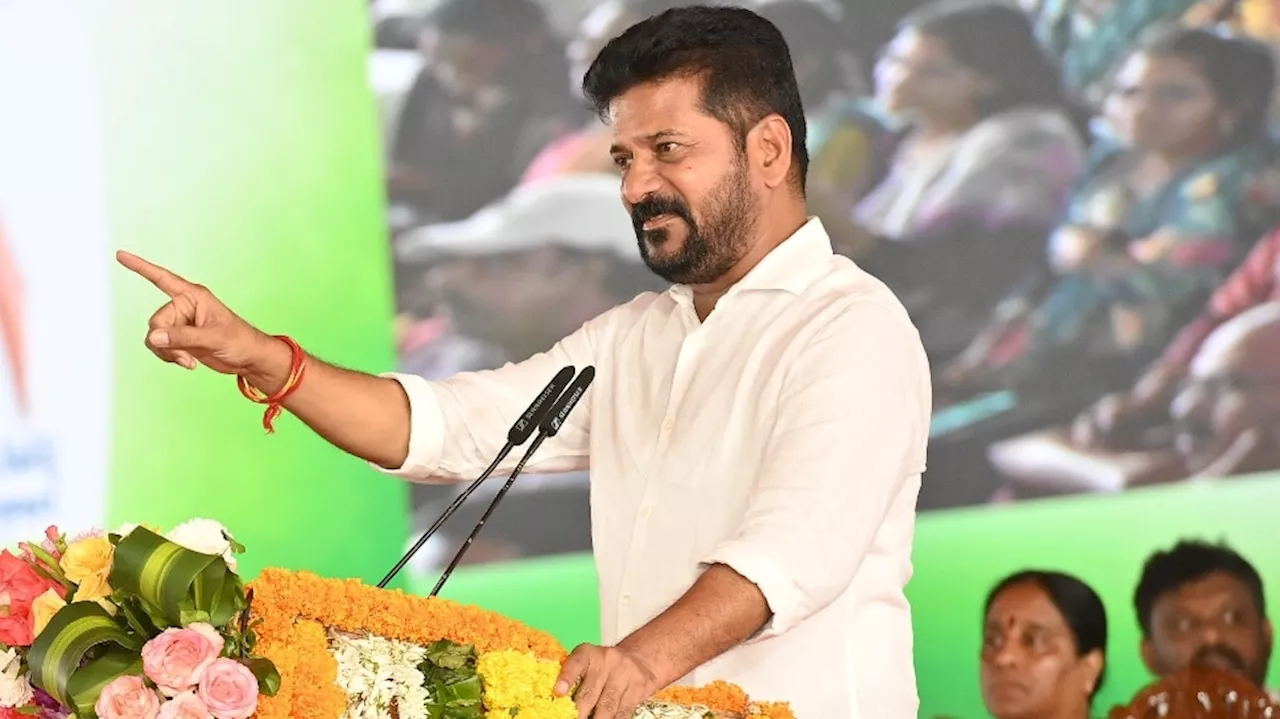 Revanth Reddy: కేసీఆర్ పిల్లలు రాజ్యాలు ఏలాలా? పేదల పిల్లలు బర్లు, గొర్రెలు కాయాల్నా?