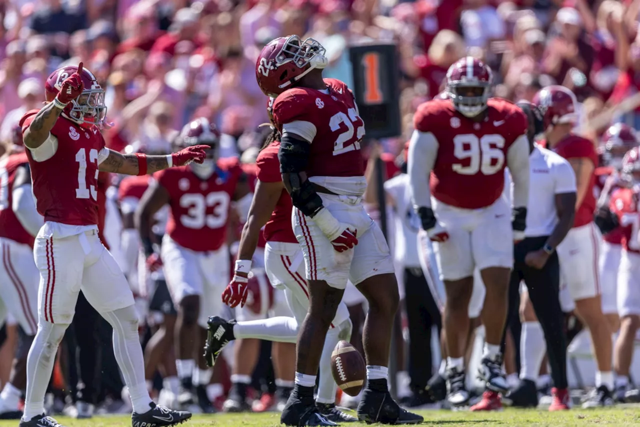 Alabama Escapes With Ugly Win Over South Carolina