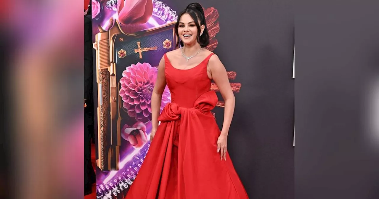 Selena Gomez: Wie eine Prinzessin: Sie glänzt in rubinroter Kreation