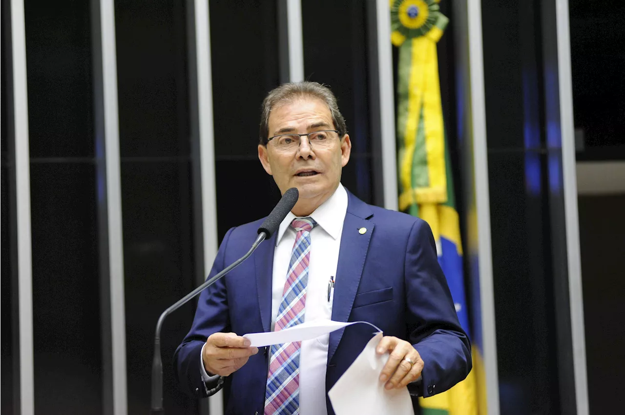 Deputado aciona STF contra tramitação de PEC que barra decisões da Corte