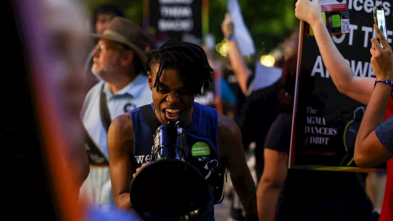 Protesters picket Dallas Black Dance’s performance