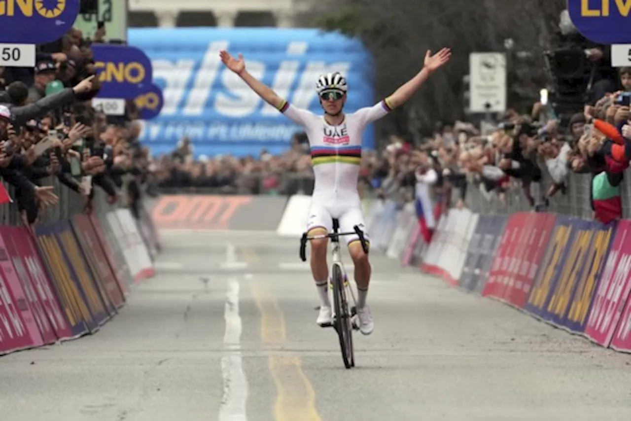 Tadej Pogacar soleert naar vierde triomf in Lombardije, Remco Evenepoel finisht als tweede