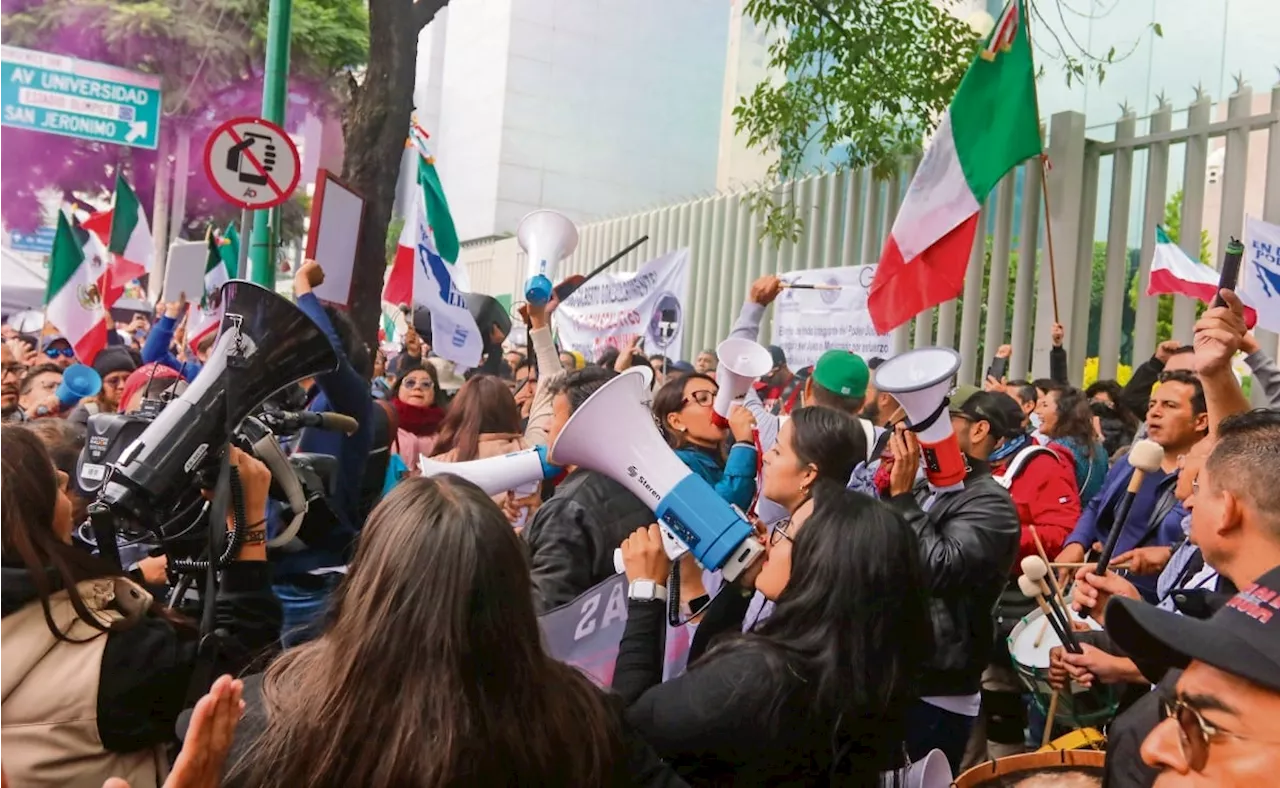 “Exámenes sí, tómbola no”; trabajadores del Poder Judicial protestan afuera del Senado durante sesión por elección de jueces y magistrados