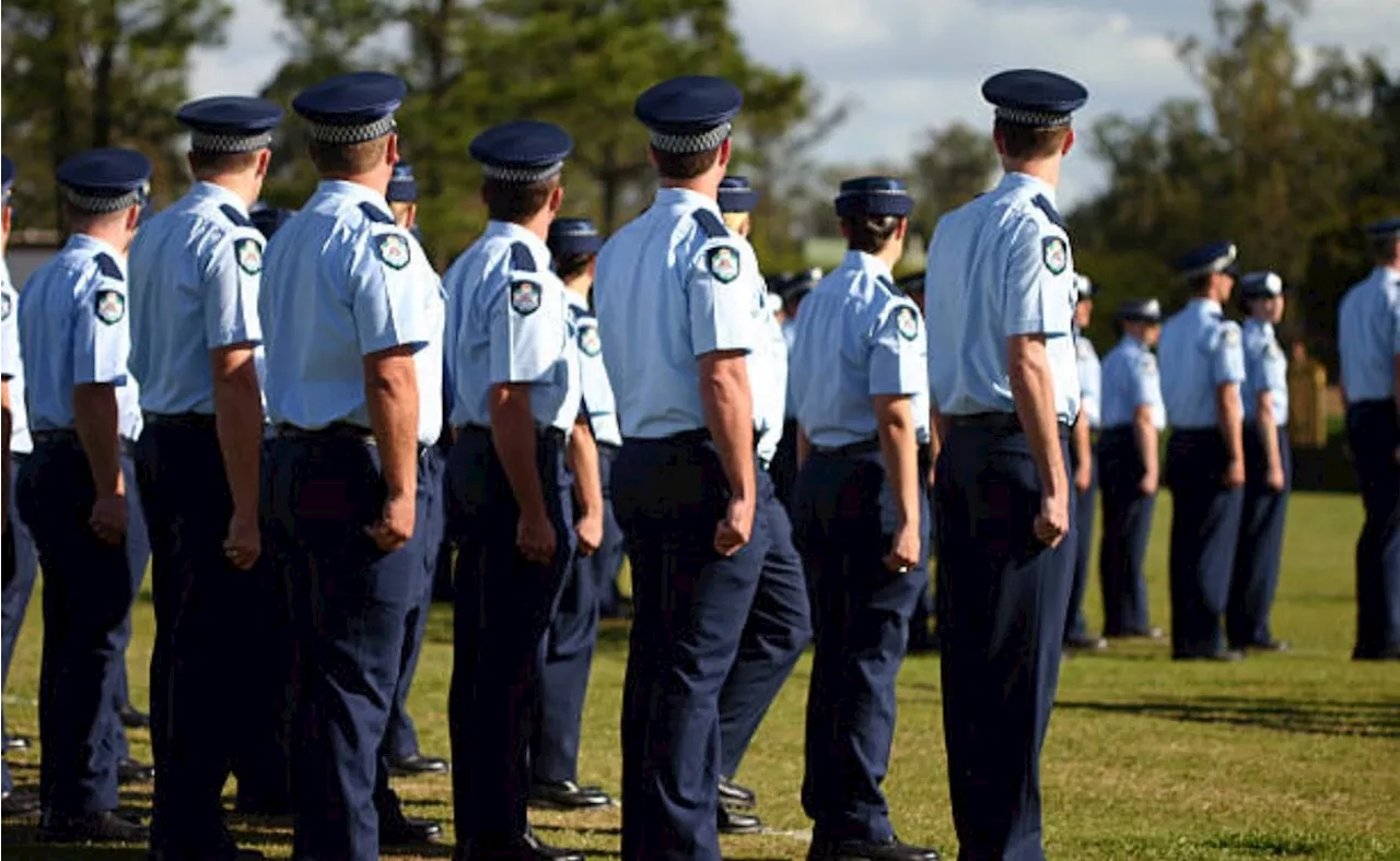 Por saludo Nazi, suspenden a sargento de policía australiana; podría enfrentar hasta 12 meses de prisión