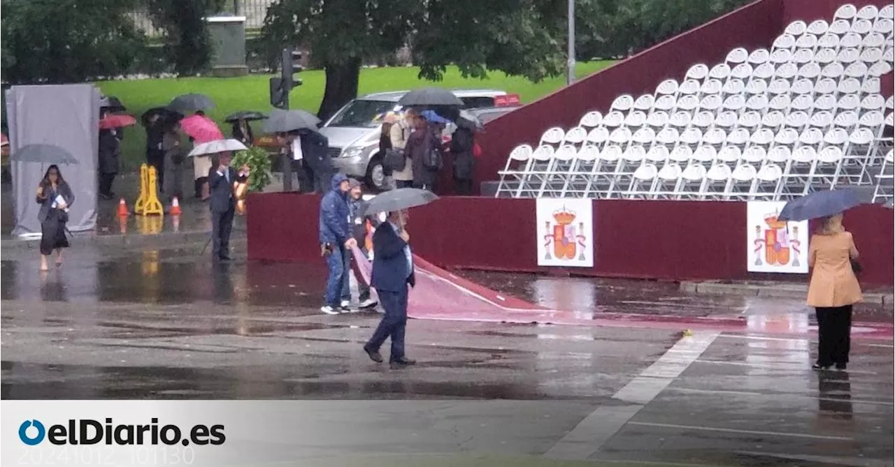 La lluvia cancela el desfile aéreo y acorta el desfile militar del Día de la Fiesta Nacional